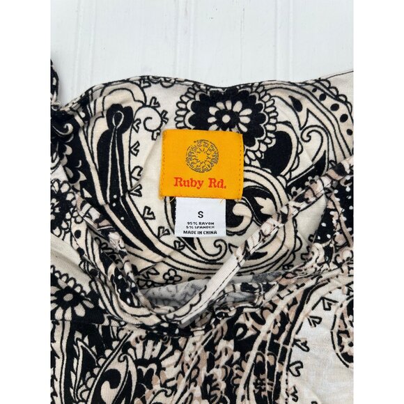 Ruby Rd. Women's Sz Small Black & Beige Paisley 3/4 Sleeve Top - Picture 2 of 4